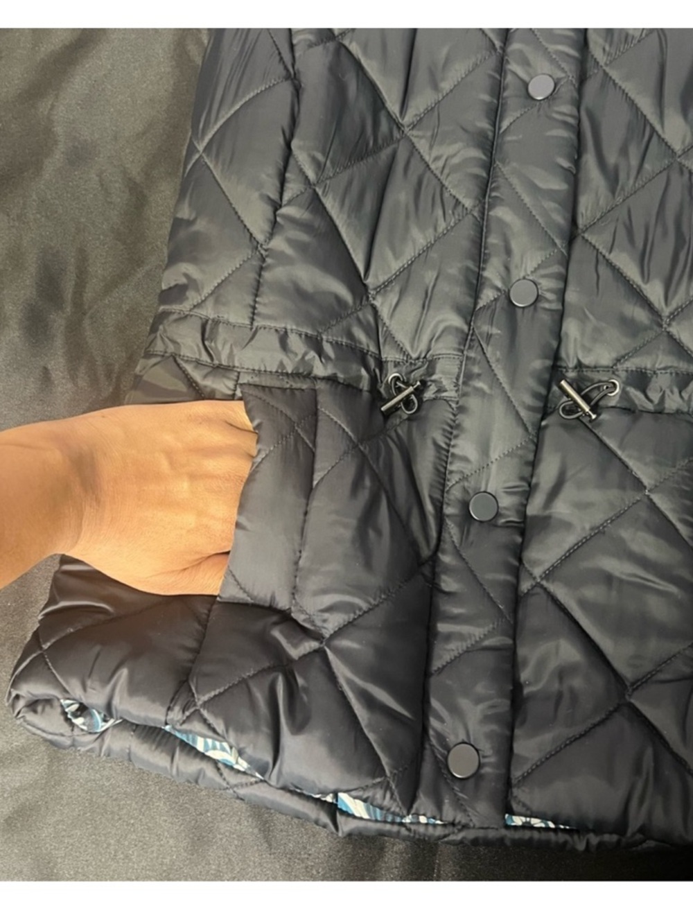The Limited Navy Quilted Puffer Vest - Picture 5 of 6